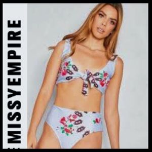 NWOT Missy Empire Jess Tie Front Bikini